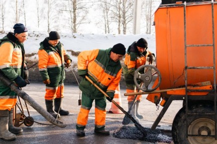 Итоги недели: ямочный ремонт на дорогах Чебоксар продолжается