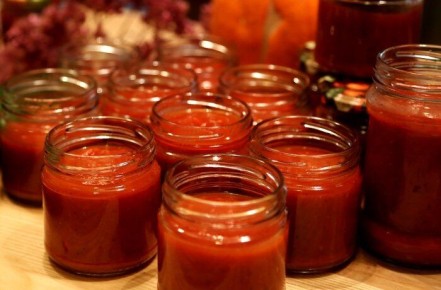 Простой рецепт домашнего кетчупа с перцем: гениальные хитрости для идеальной густоты