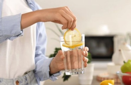Секреты утреннего лимонного напитка: мифы и реальность
