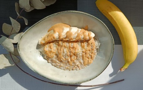 Новый завтрак: овсяная каша с арахисовой пастой и бананом