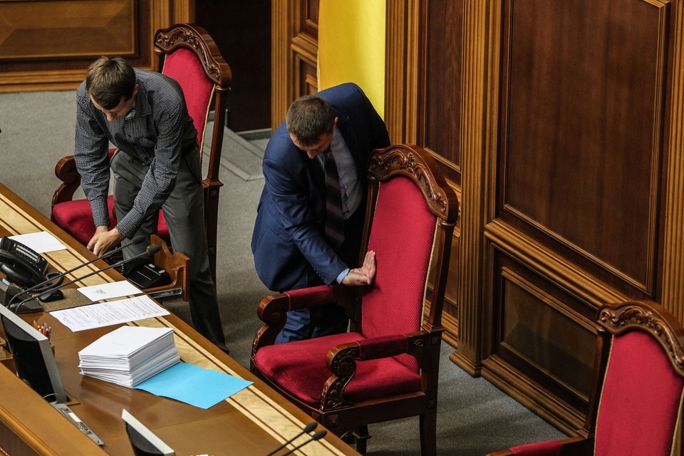 Рада вновь не сумела принять важный налоговый закон из-за недостатка депутатов