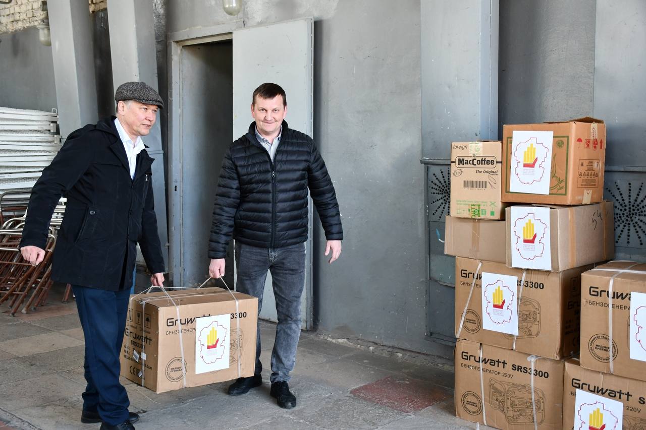 Избирательные комиссии Чувашской Республики передали гуманитарную помощь для бойцов, участвующих в специальной военной операции Избирательные комиссии Чувашской Республики передали гуманитарную помощь для бойцов, участвующих в специальной военной операции