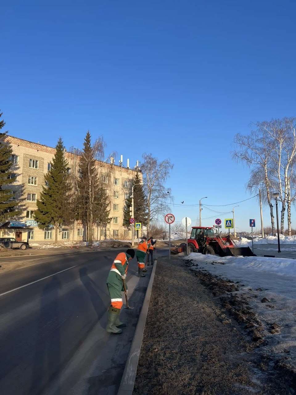 От Московского проспекта до Аэропорта: приводим в порядок улицы после зимы От Московского проспекта до Аэропорта: приводим в порядок улицы после зимы