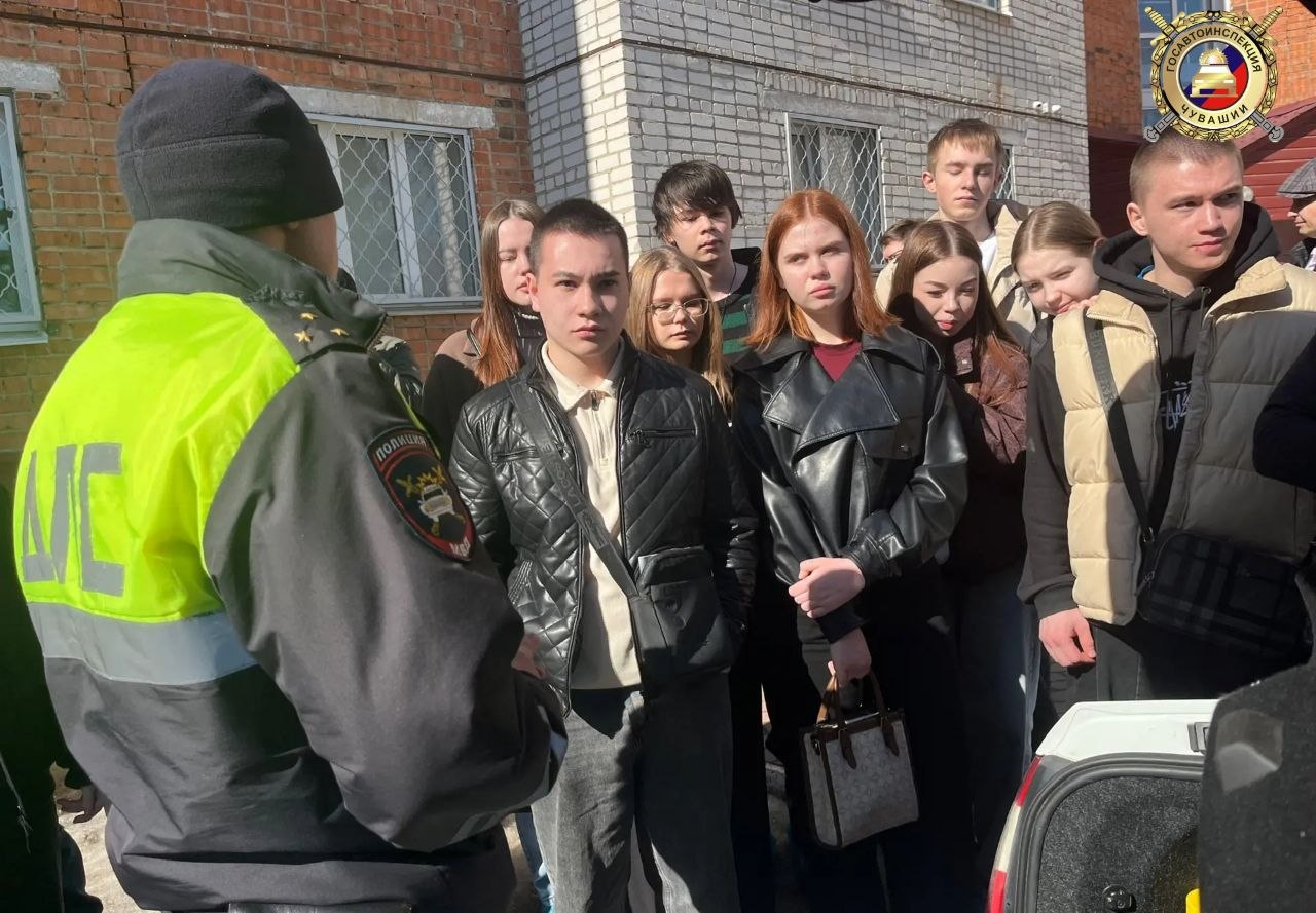 В Чувашии продолжает эффективно работать система персонального закрепления сотрудников Госавтоинспекции за образовательными учреждениями В Чувашии продолжает эффективно работать система персонального закрепления сотрудников Госавтоинспекции за образовательными учреждениями