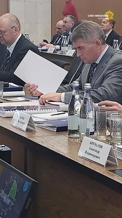 Олег Николаев: На Совете под руководством полномочного представителя Президента в ПФО Игоря Анатольевича Комарова в Нижнем Новгороде рассмотрели ключевой вопрос – демографию, сделав акцент на развитие сельских территорий