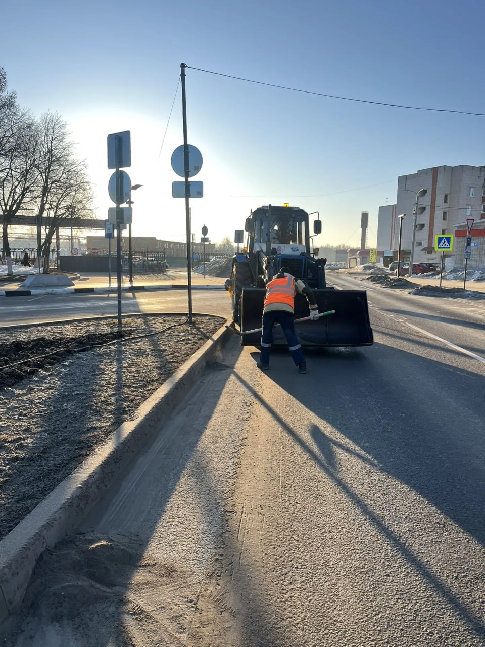 От Московского проспекта до Аэропорта: приводим в порядок улицы после зимы От Московского проспекта до Аэропорта: приводим в порядок улицы после зимы