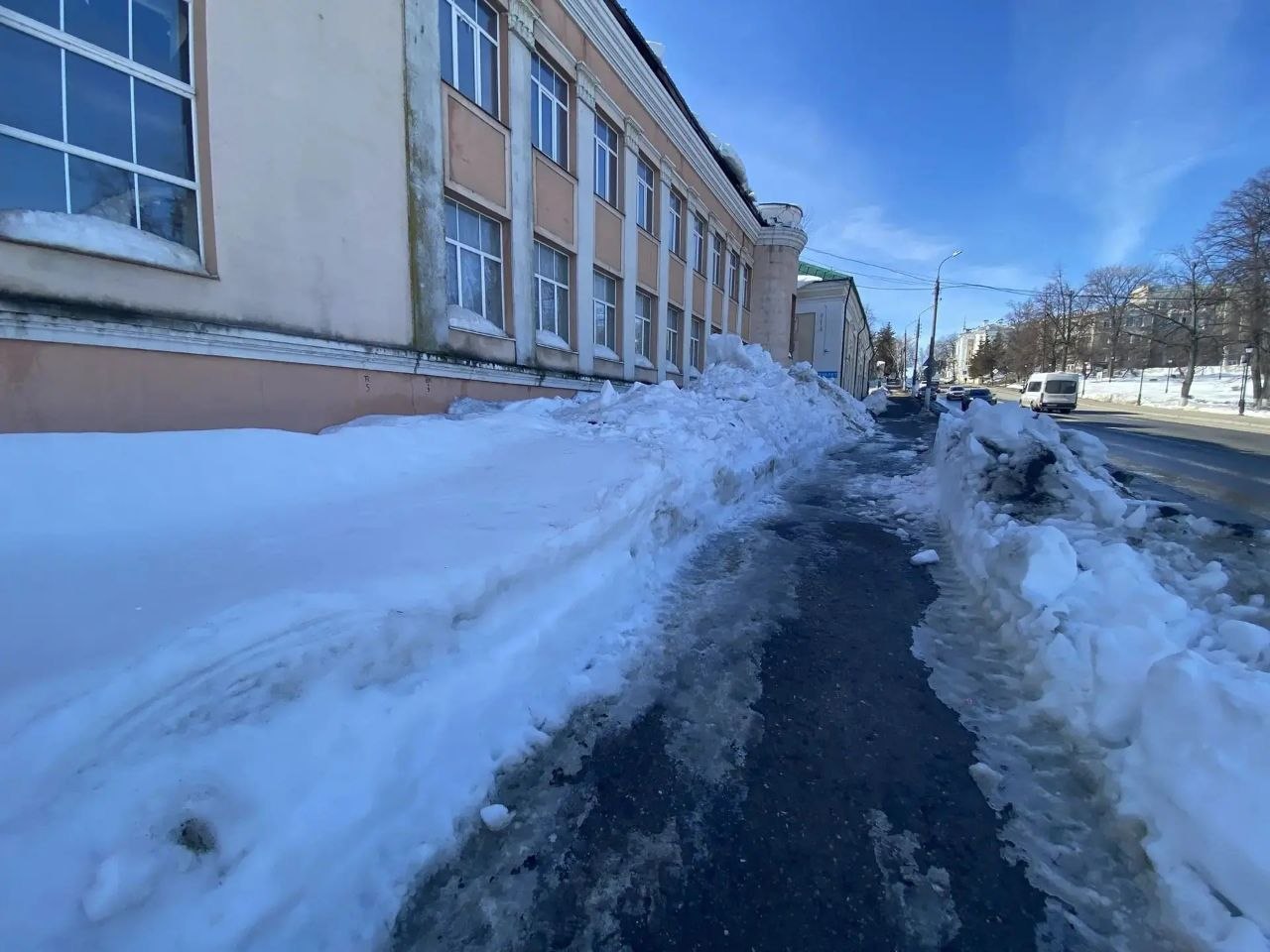 СУ СКР по Чувашии возбуждено уголовное дело по факту обрушения кровли объекта культурного наследия в Чувашской Республике СУ СКР по Чувашии возбуждено уголовное дело по факту обрушения кровли объекта культурного наследия в Чувашской Республике