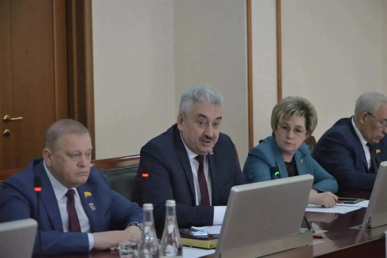 Леонид Черкесов: Людям важно, чтобы автобусы и троллейбусы выходили на линию строго по графику, а на маршрутах хватало техники