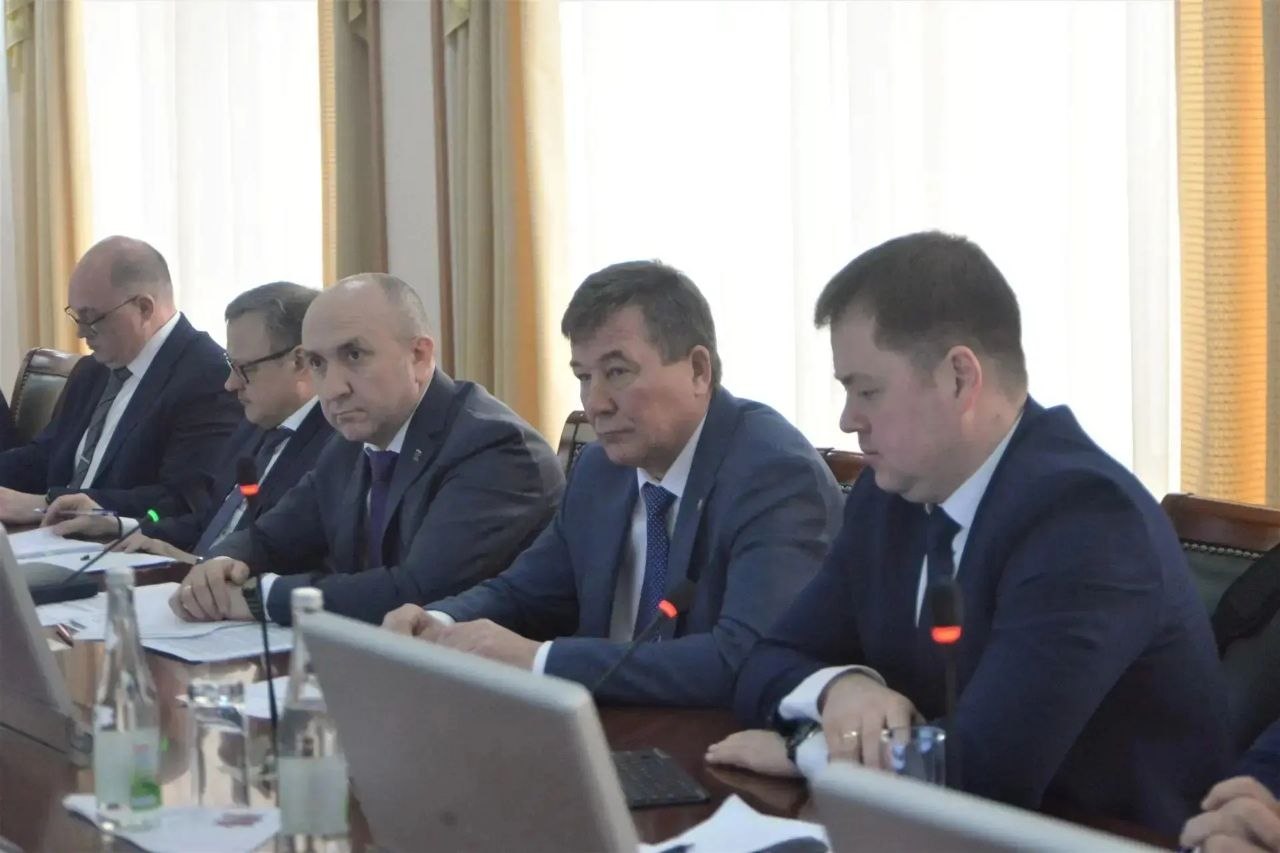 Леонид Черкесов: Людям важно, чтобы автобусы и троллейбусы выходили на линию строго по графику, а на маршрутах хватало техники Леонид Черкесов: Людям важно, чтобы автобусы и троллейбусы выходили на линию строго по графику, а на маршрутах хватало техники