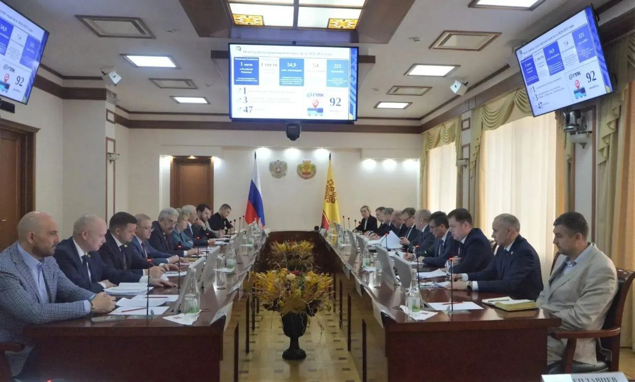 Леонид Черкесов: Людям важно, чтобы автобусы и троллейбусы выходили на линию строго по графику, а на маршрутах хватало техники Леонид Черкесов: Людям важно, чтобы автобусы и троллейбусы выходили на линию строго по графику, а на маршрутах хватало техники