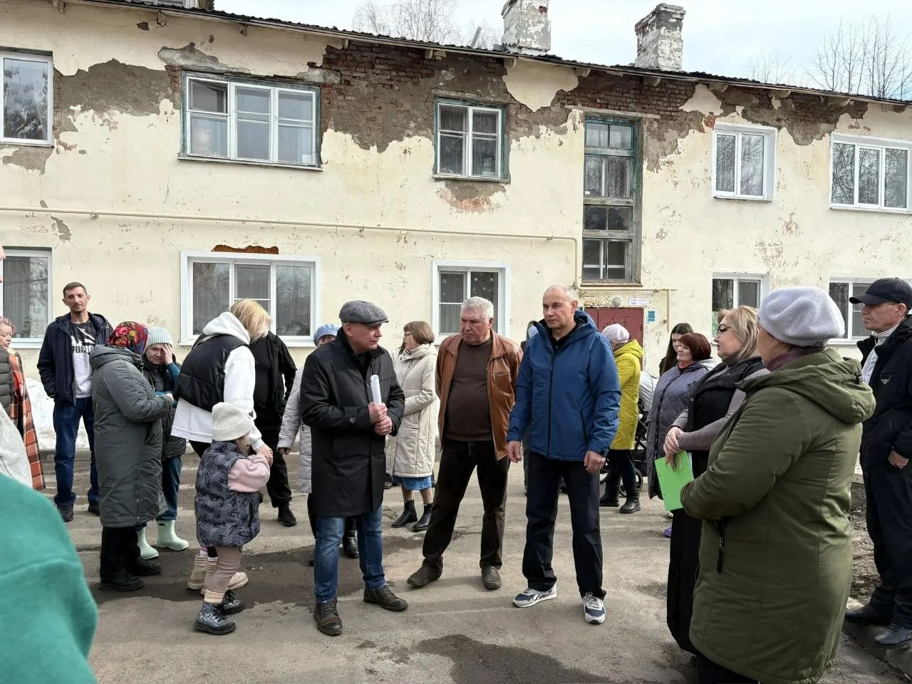 В мкр. Иваново состоялась встреча с жителями, посвящённая вопросам переселения из ветхого и аварийного жилья В мкр. Иваново состоялась встреча с жителями, посвящённая вопросам переселения из ветхого и аварийного жилья