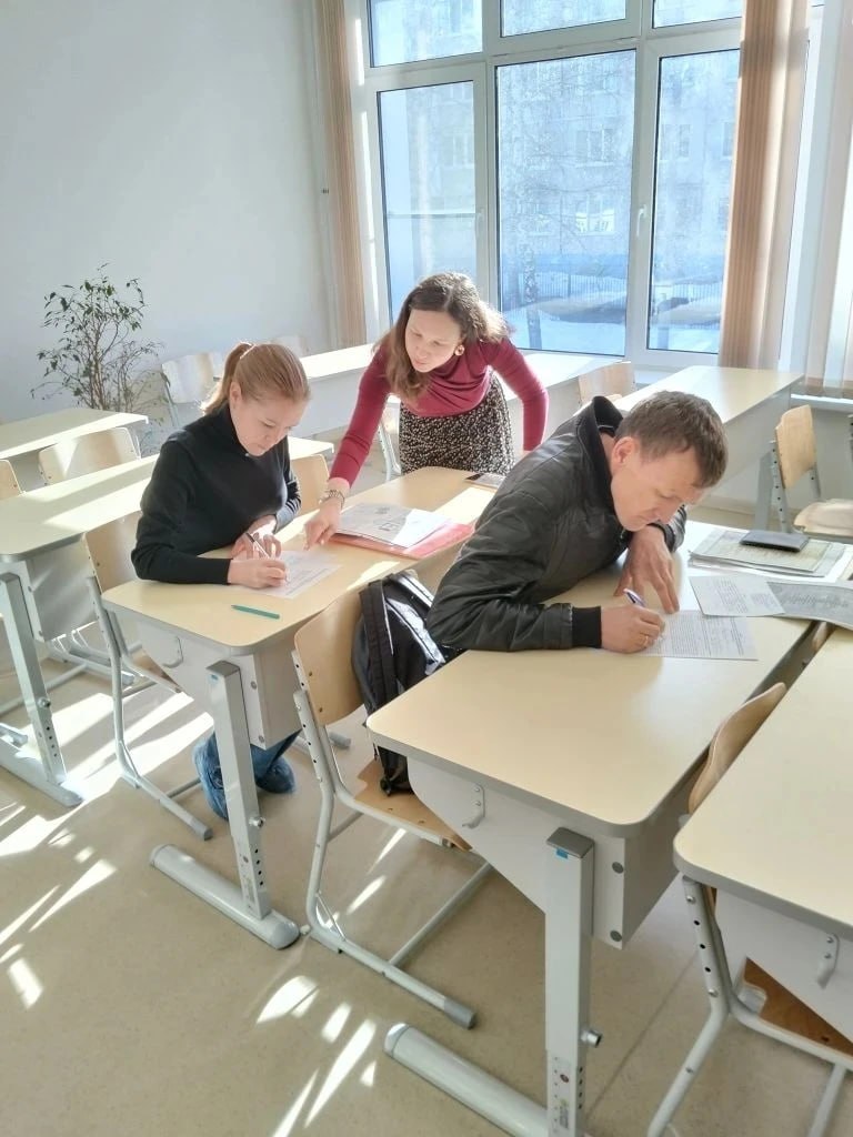 Приём заявлений в первые классы стартовал в Чебоксарах Приём заявлений в первые классы стартовал в Чебоксарах