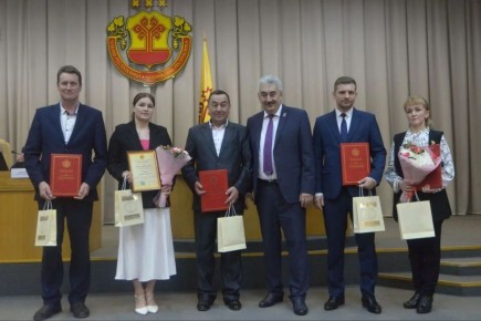 Леонид Черкесов: На расширенном заседании Правительственной комиссии по вопросам агропромышленного комплекса Чувашской Республики выразил слова признательности и благодарности сельхозпроизводителям, аграриям