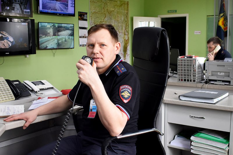 «Чем можем помочь?» - 28 марта подразделения дежурных частей МВД России отмечают свой профессиональный праздник