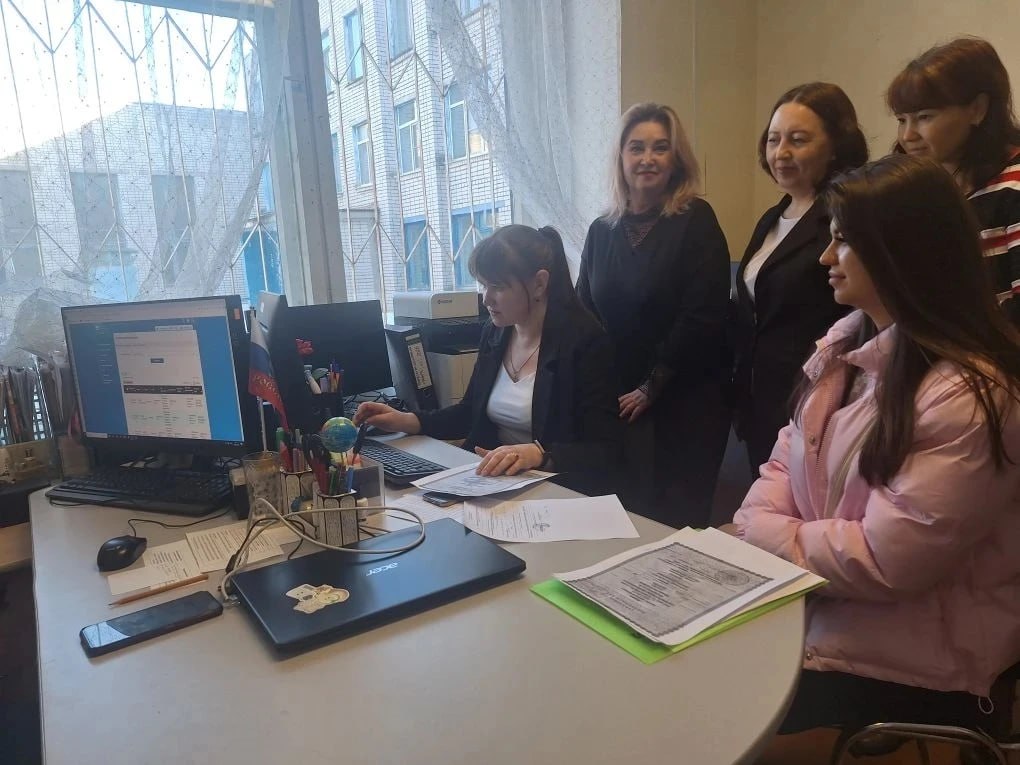 Приём заявлений в первые классы стартовал в Чебоксарах Приём заявлений в первые классы стартовал в Чебоксарах