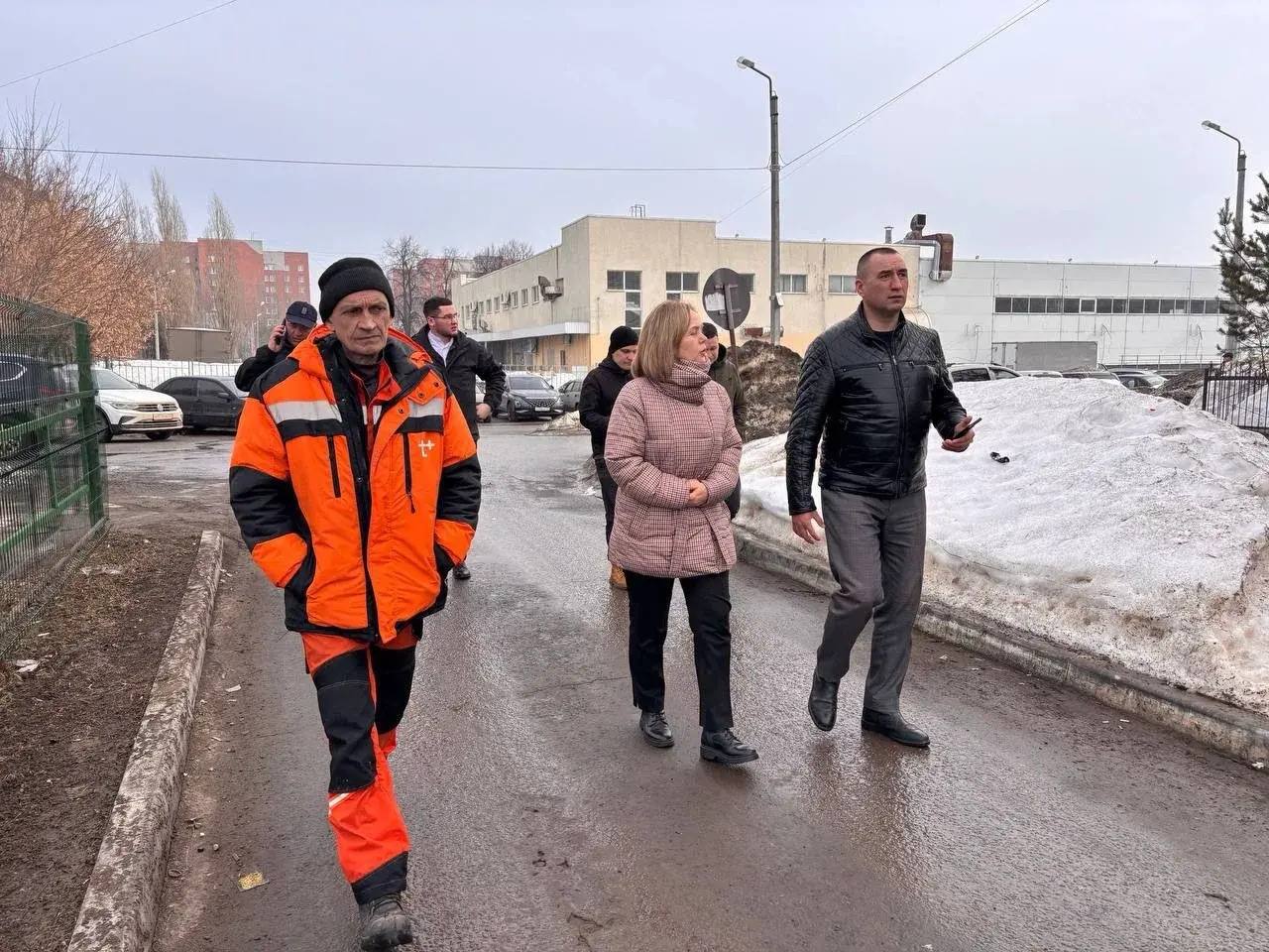 Весна - время наводить порядок в родном городе Весна - время наводить порядок в родном городе