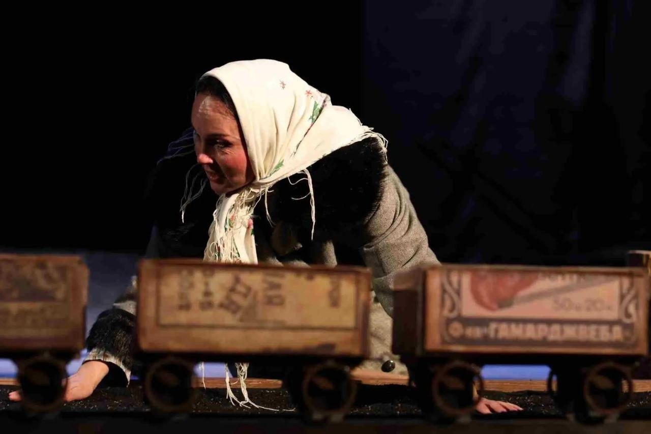 Тройной праздник на одной сцене: названы лауреаты «Узорчатого занавеса» Тройной праздник на одной сцене: названы лауреаты «Узорчатого занавеса»