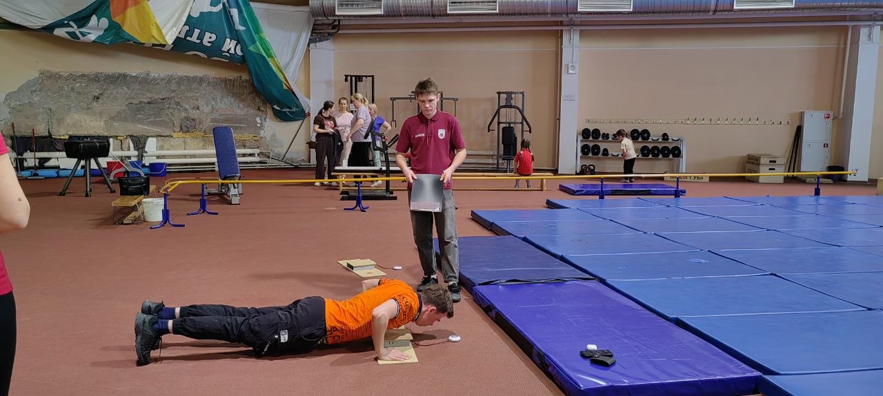 Готовы к труду и обороне!. Сотрудники администрации и подведомственных учреждений, а также депутаты НГСД сдали нормативы физкультурно-оздоровительного комплекса ГТО и зарядились энергией и положительным настроением Готовы к труду и обороне!. Сотрудники администрации и подведомственных учреждений, а также депутаты НГСД сдали нормативы физкультурно-оздоровительного комплекса ГТО и зарядились энергией и положительным настроением