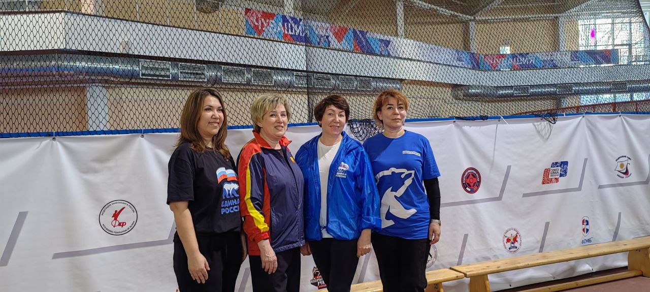 Готовы к труду и обороне!. Сотрудники администрации и подведомственных учреждений, а также депутаты НГСД сдали нормативы физкультурно-оздоровительного комплекса ГТО и зарядились энергией и положительным настроением Готовы к труду и обороне!. Сотрудники администрации и подведомственных учреждений, а также депутаты НГСД сдали нормативы физкультурно-оздоровительного комплекса ГТО и зарядились энергией и положительным настроением