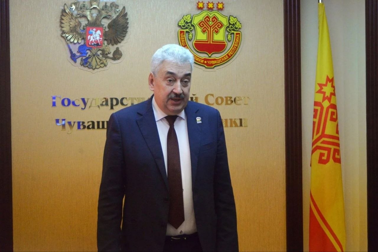 Леонид Черкесов: Вместе с Председателем Верховного Суда Чувашской Республики Анатолием Петровым вручили удостоверения мировым судьям Леонид Черкесов: Вместе с Председателем Верховного Суда Чувашской Республики Анатолием Петровым вручили удостоверения мировым судьям