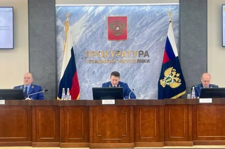 В прокуратуре Чувашии под председательством прокурора республики Эдуарда Гиматова состоялось заседание коллегии, посвященное результатам работы по противодействию коррупционным проявлениям