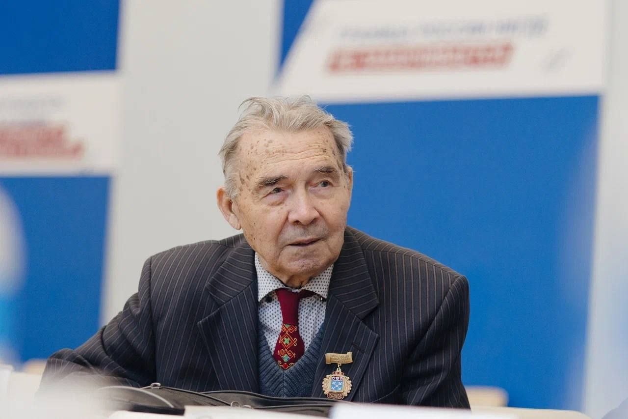 Алла Салаева провела прием граждан в штабе «Единой России» Алла Салаева провела прием граждан в штабе «Единой России»