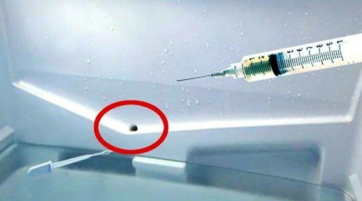 Как самостоятельно очистить дренаж холодильника и предотвратить потоп на кухне