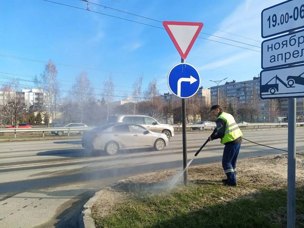 АО «Дирекция гаражных хозяйств» продолжает плановую работу по очистке дорожных объектов АО «Дирекция гаражных хозяйств» продолжает плановую работу по очистке дорожных объектов