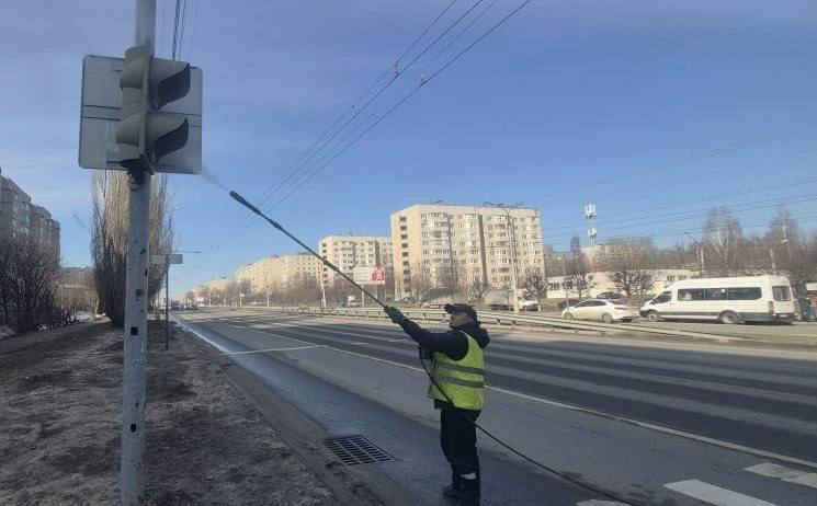 АО «Дирекция гаражных хозяйств» продолжает плановую работу по очистке дорожных объектов АО «Дирекция гаражных хозяйств» продолжает плановую работу по очистке дорожных объектов