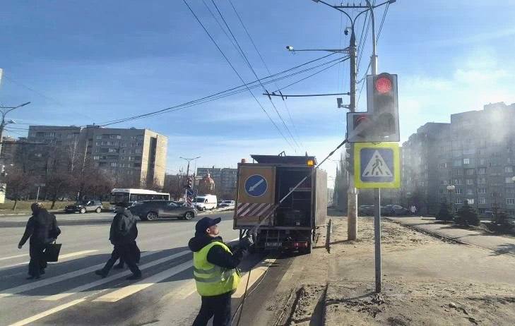 АО «Дирекция гаражных хозяйств» продолжает плановую работу по очистке дорожных объектов АО «Дирекция гаражных хозяйств» продолжает плановую работу по очистке дорожных объектов