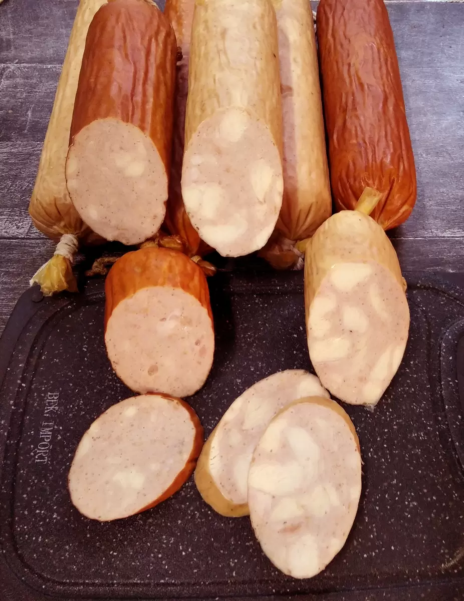 Искусство колбасного мастерства: как свинина и курица стали идеальной парой