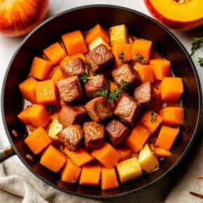 Пробуждение осени на вашей кухне: жаркое из свинины с тыквой и яблоками