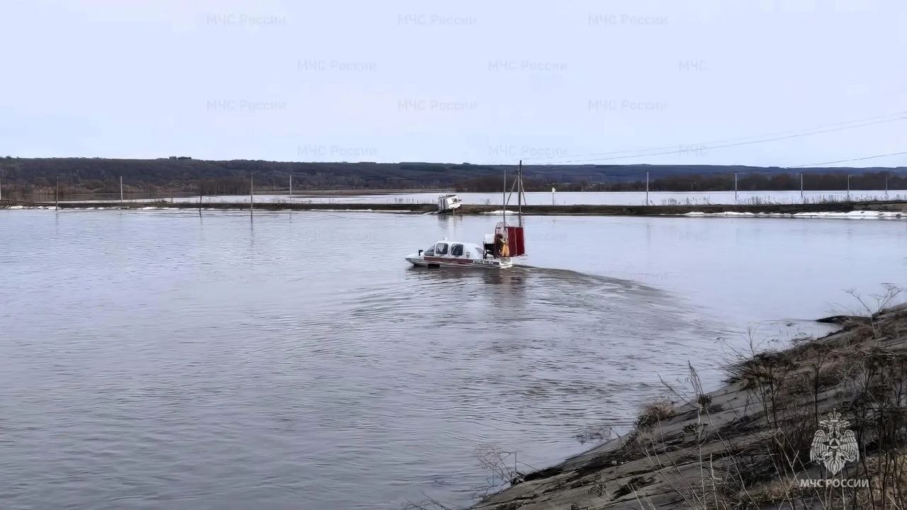 Паводок в Чувашии: в двух округах вода отступила, в трёх — прибывает Паводок в Чувашии: в двух округах вода отступила, в трёх — прибывает