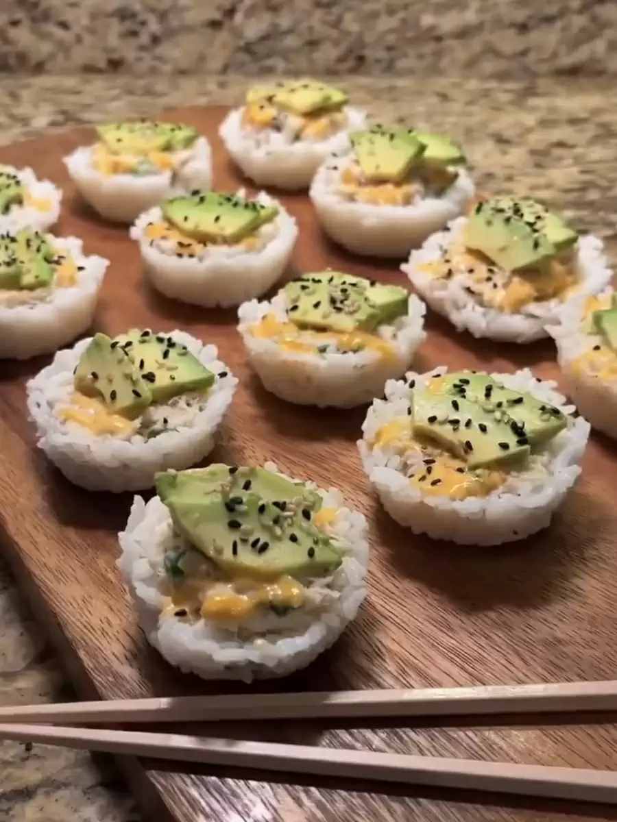 Мини-чашечки с тунцом и рисом: идеальная закуска для вашего стола