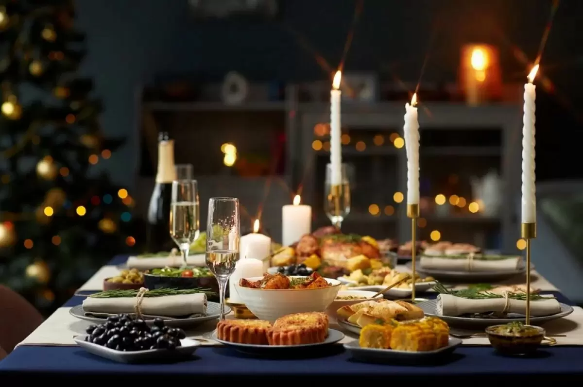 Как украсить новогодний стол в 2026 году: лучшие блюда от шефа