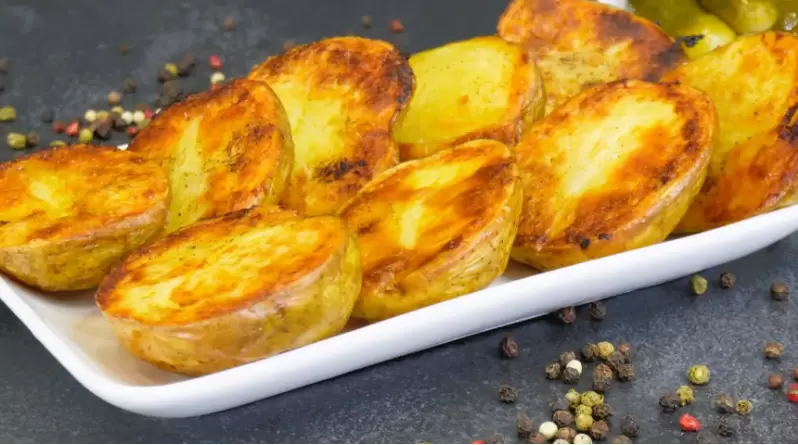 Идеальный картофель в духовке: секреты золотистой корочки