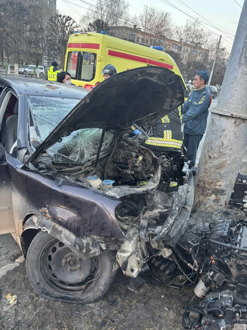 В Чебоксарах устанавливаются обстоятельства ДТП, в котором пострадали 2 человека В Чебоксарах устанавливаются обстоятельства ДТП, в котором пострадали 2 человека