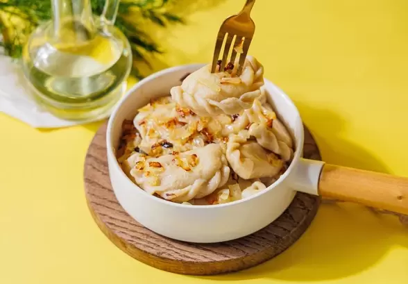 Как приготовить бюджетные вареники с картошкой и луком всего за 100 рублей