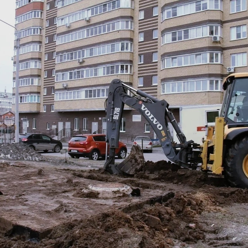 В рамках модернизации городской системы водоснабжения по адресу: улица Ленинского Комсомола, 23, запланирована установка секущего запорного устройства на магистральном водопроводе