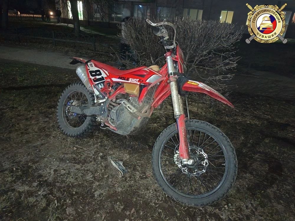 13 апреля 2026 года в Алатыре произошло ДТП с участием несовершеннолетнего питбайкера 13 апреля 2026 года в Алатыре произошло ДТП с участием несовершеннолетнего питбайкера