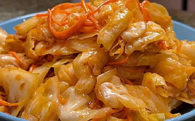 Осенний вкус: как приготовить идеальный маринованный салат из капусты