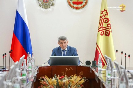 Олег Николаев: Народосбережение и укрепление статуса семьи — безусловный приоритет, который требует перехода от отдельных мер поддержки к целостной системе, которая охватит все сферы жизни