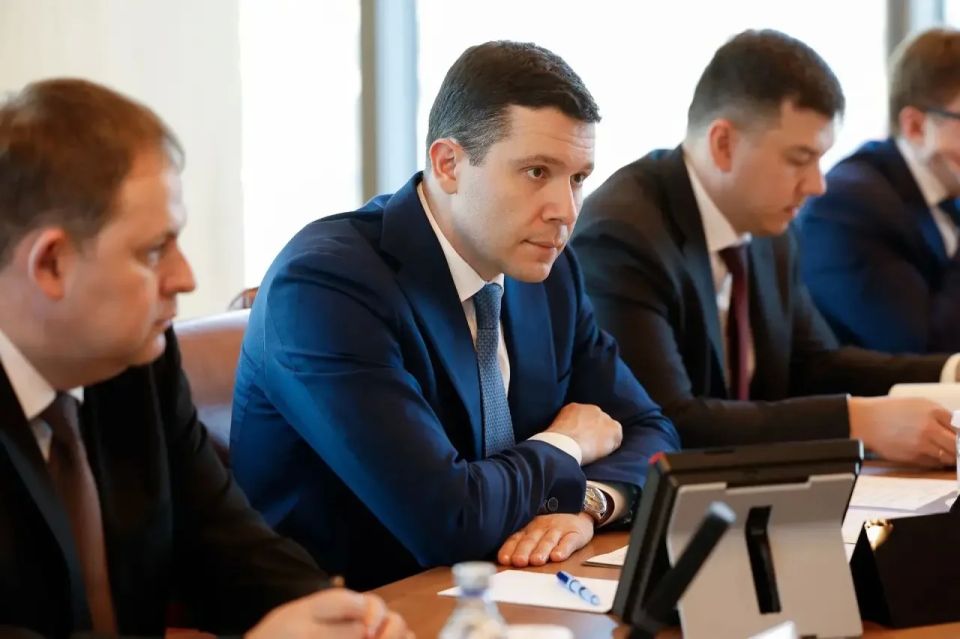 Олег Николаев: Вчерашний диалог с Министром промышленности и торговли России Антоном Алихановым в Москве позволил синхронизировать наши действия по ключевым направлениям развития Чувашии Олег Николаев: Вчерашний диалог с Министром промышленности и торговли России Антоном Алихановым в Москве позволил синхронизировать наши действия по ключевым направлениям развития Чувашии
