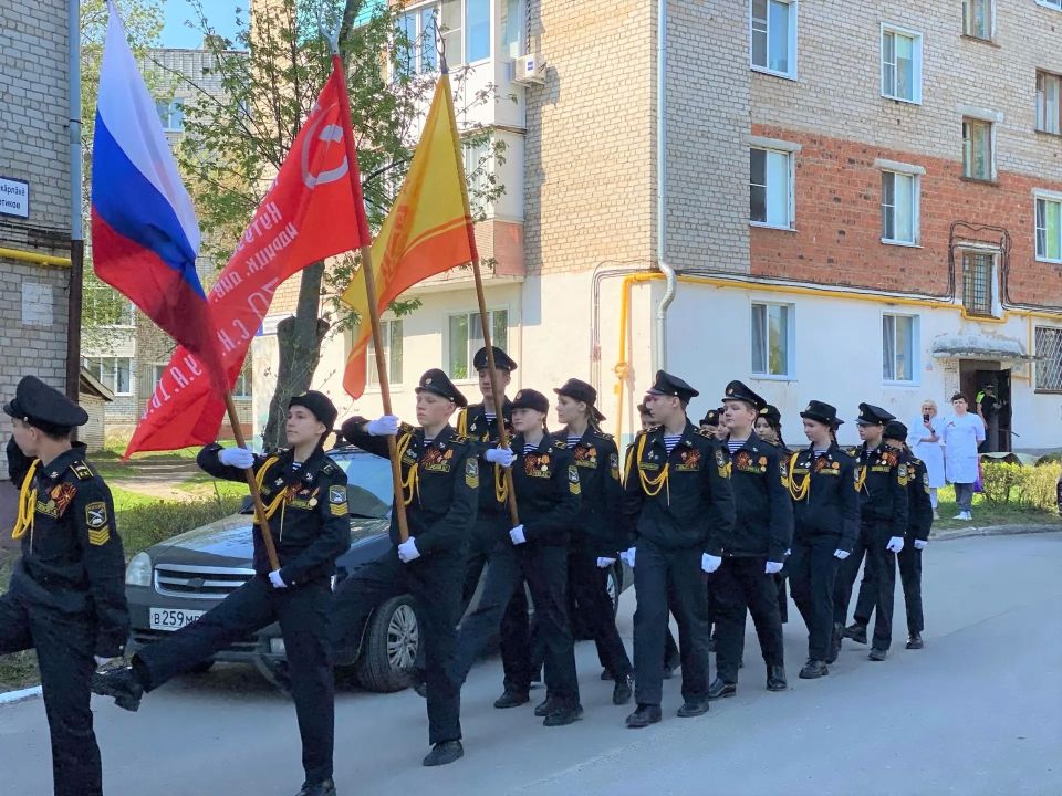 Прошел второй и заключительный день городской акции "Парад у дома ветерана" Прошел второй и заключительный день городской акции "Парад у дома ветерана"