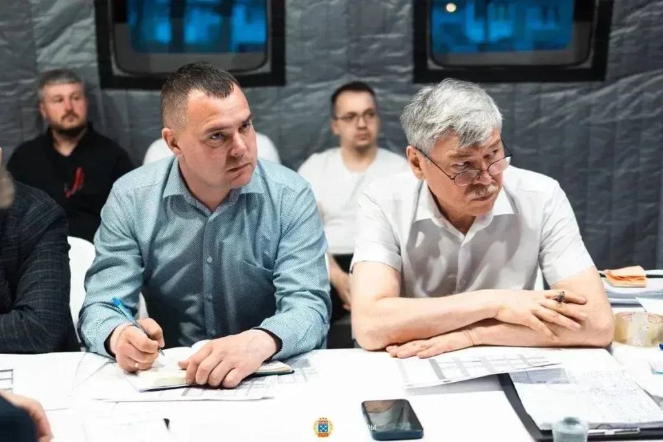 В Чебоксарах глава города Станислав Трофимов провёл ежедневный штаб по вопросам восстановления домов после атаки БПЛА В Чебоксарах глава города Станислав Трофимов провёл ежедневный штаб по вопросам восстановления домов после атаки БПЛА