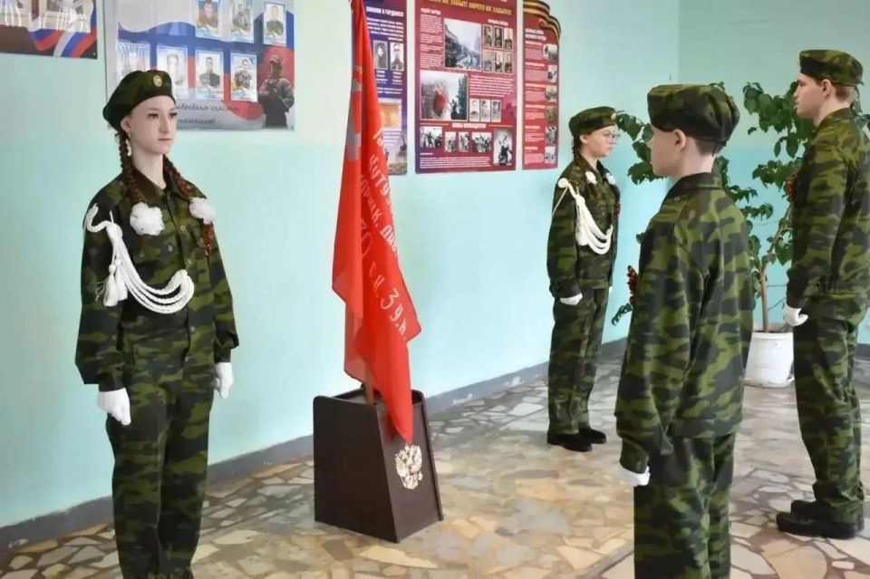 В рамках подготовки к 81-й годовщине Великой Победы образовательные учреждения столицы Чувашии стали центром масштабных патриотических инициатив В рамках подготовки к 81-й годовщине Великой Победы образовательные учреждения столицы Чувашии стали центром масштабных патриотических инициатив