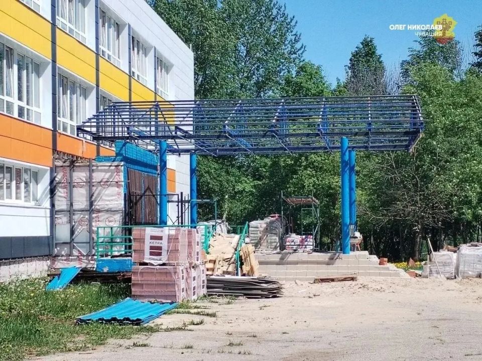 Олег Николаев: 38 школ республики в этом году полностью меняют свой облик Олег Николаев: 38 школ республики в этом году полностью меняют свой облик