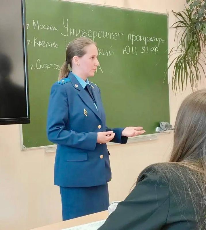 Сотрудники прокуратуры Чувашии встретились с учащимися выпускного «прокурорского» класса Лицея № 2 г. Чебоксары Сотрудники прокуратуры Чувашии встретились с учащимися выпускного «прокурорского» класса Лицея № 2 г. Чебоксары