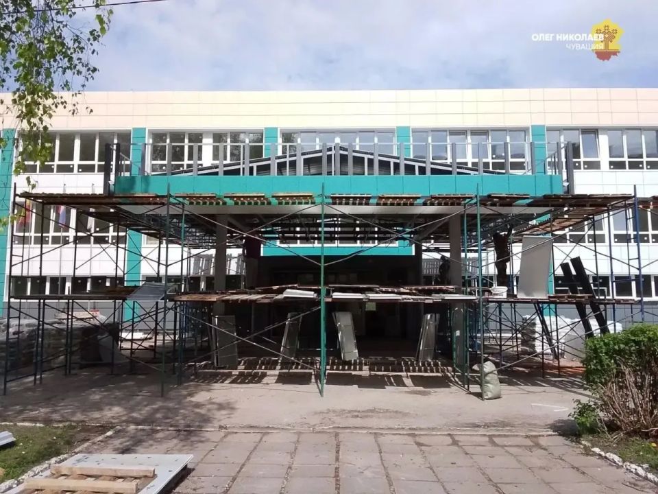 Олег Николаев: 38 школ республики в этом году полностью меняют свой облик Олег Николаев: 38 школ республики в этом году полностью меняют свой облик