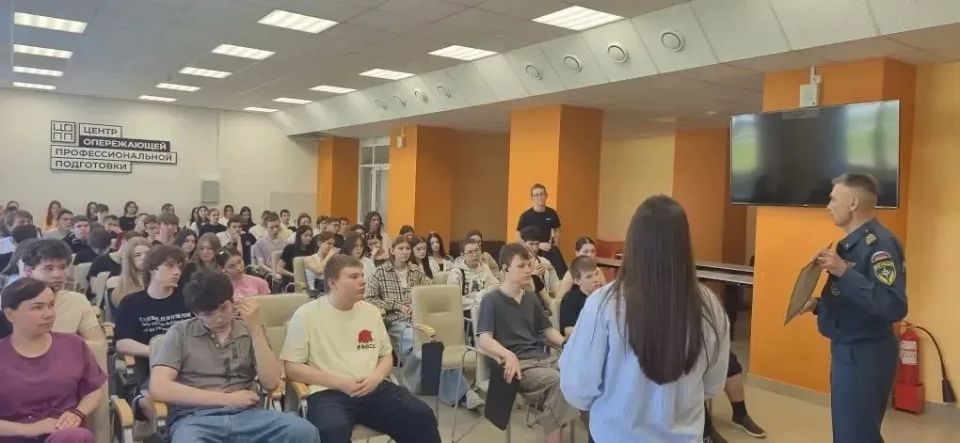 В Новочебоксарском химико-механическом техникуме прошло очень важное и актуальное занятие, посвященное теме безопасного поведения на водных объектах В Новочебоксарском химико-механическом техникуме прошло очень важное и актуальное занятие, посвященное теме безопасного поведения на водных объектах
